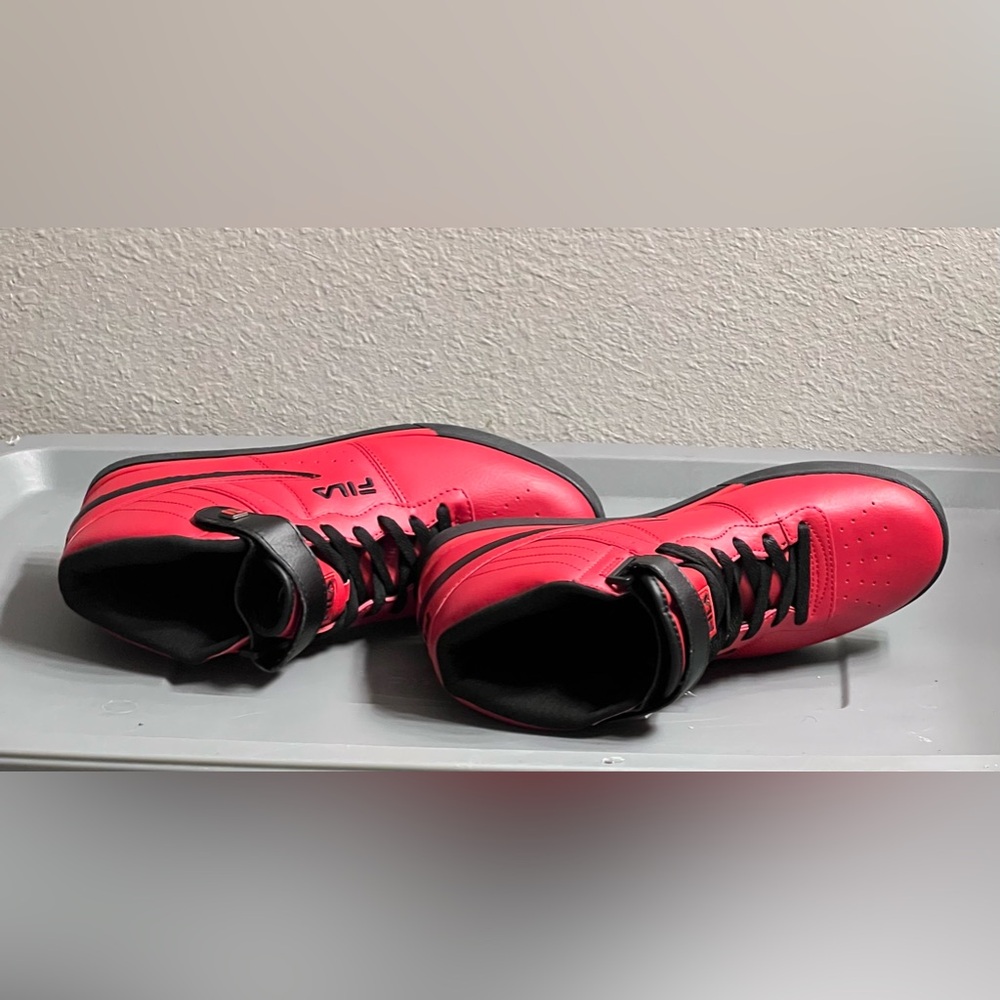 Brand New FILA Sneakers Boots - Picture 5 of 6